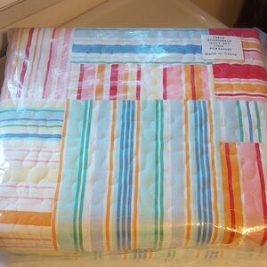 NEW Boardwalk Striped Twin Quilt 18858. Green Blue Pink Red Orange Yellow White